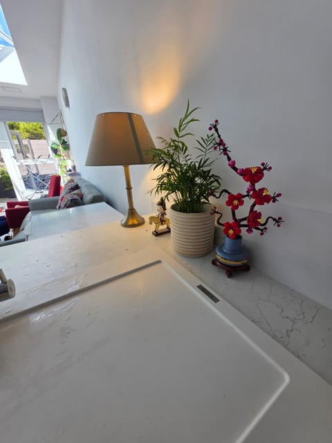 Bee Hive Studio Flat Bed and Breakfast in Stretford