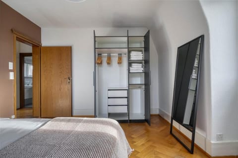 Azure Suite - Free Parking Apartment in Zurich City