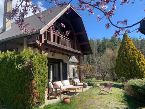 Holiday in Arles Chalet 12 personnes avec vue incroyable Chalet in Barcelonnette