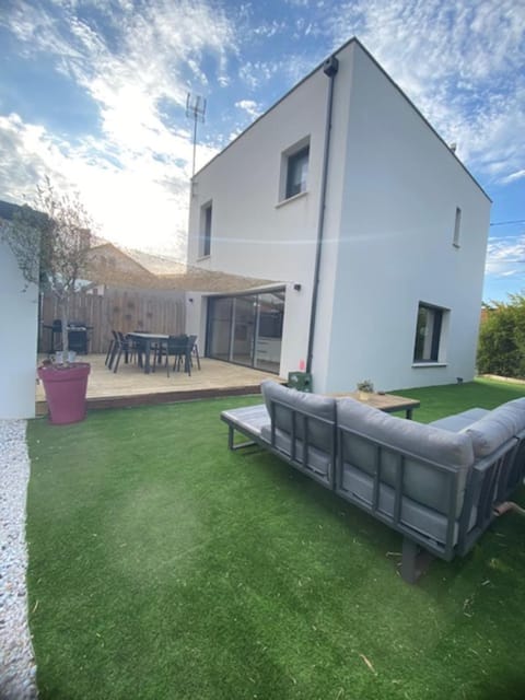 House 3 rooms all comfort with garden House in Rezé