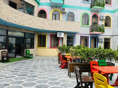 Property building, Patio, Restaurant/places to eat, Day, Banquet/Function facilities