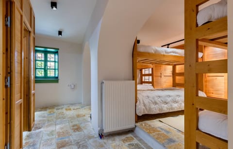 Bed, bunk bed, towels