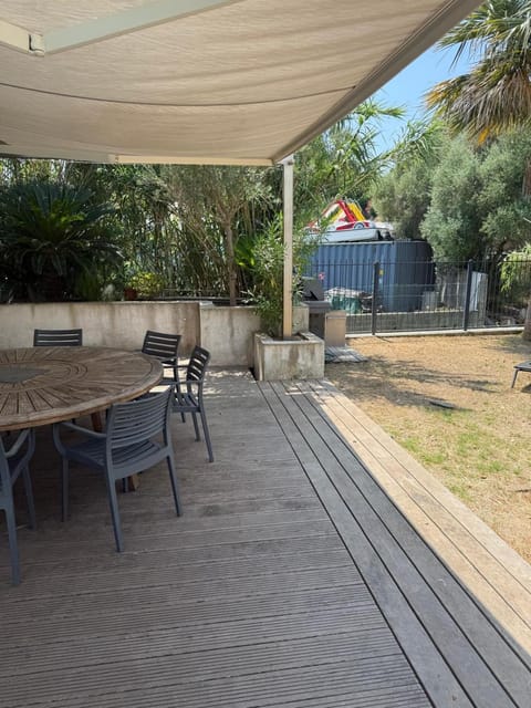 Atypical loft with private pool House in Le Lavandou