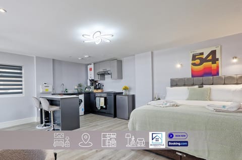 Kitchen or kitchenette, Photo of the whole room, Dining area, Bedroom
