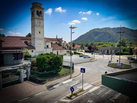 Neighbourhood, Street view
