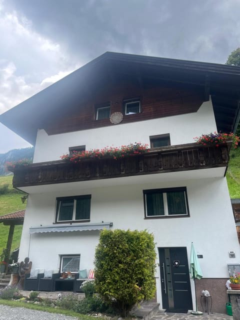 Bauernhof Haus Sturm Apartment in Tyrol