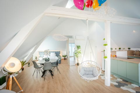 Up, Proche Basel, Loft Sous Combles & Vue Apartment in Weil am Rhein