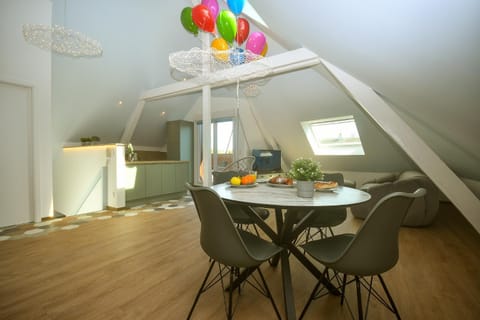 Up, Proche Basel, Loft Sous Combles & Vue Apartment in Weil am Rhein