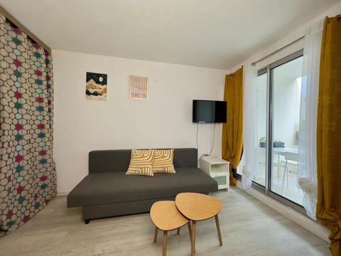 TV and multimedia, Seating area