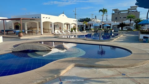 Day, Swimming pool