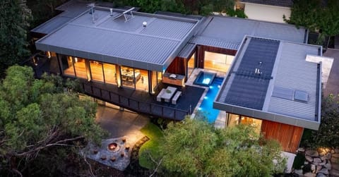 Property building, Natural landscape, Bird's eye view, Pool view, Swimming pool
