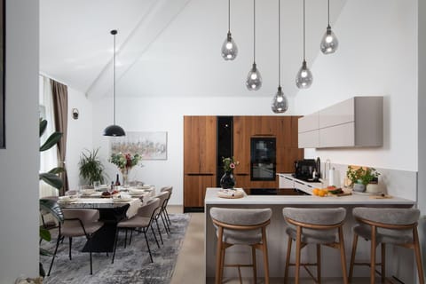 Kitchen or kitchenette, Seating area, Dining area
