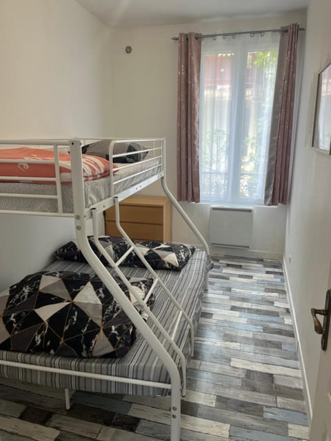 Good Paris Roissy CDG Apartment in Drancy