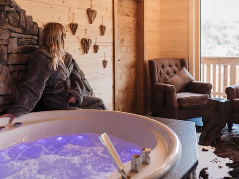 Hot Tub, Spa and wellness centre/facilities