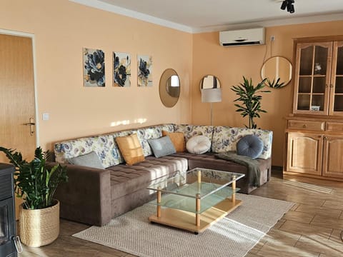 Vikendica Donji Humac House in Split-Dalmatia County