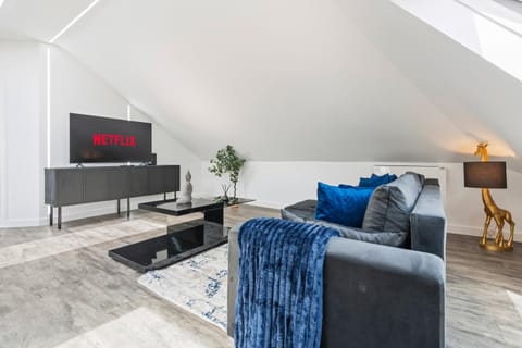 TV and multimedia, Living room, Seating area