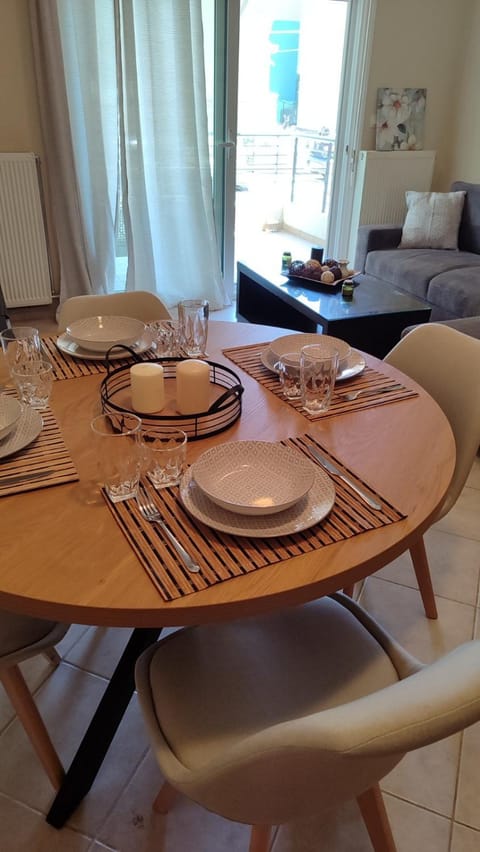 Living room, Seating area, Dining area, Food