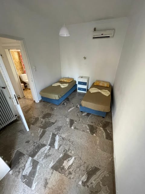 Bed, Photo of the whole room, Bedroom, air conditioner