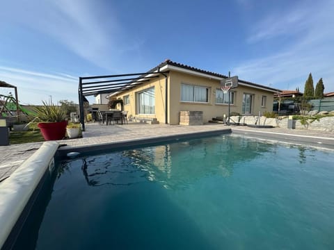 Pool view, Swimming pool