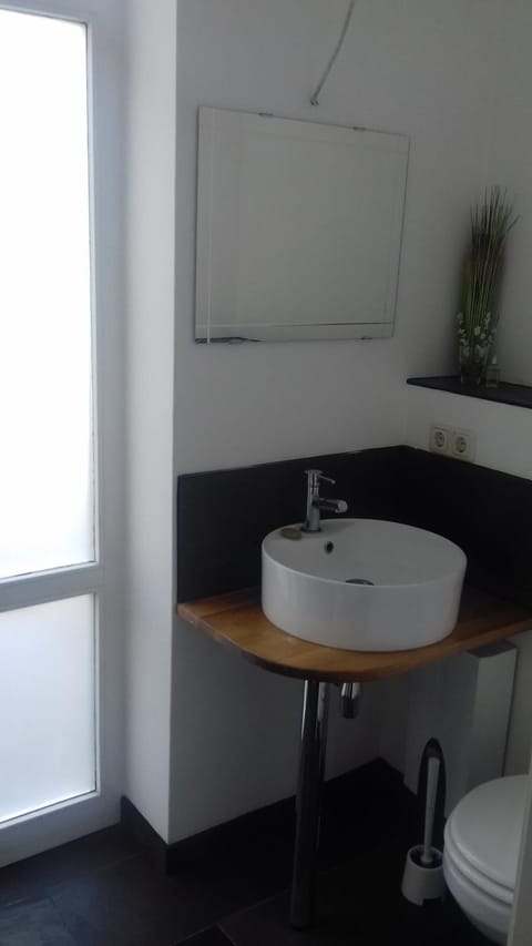 Simple Mini- Apartment City Park Apartment in Wismar