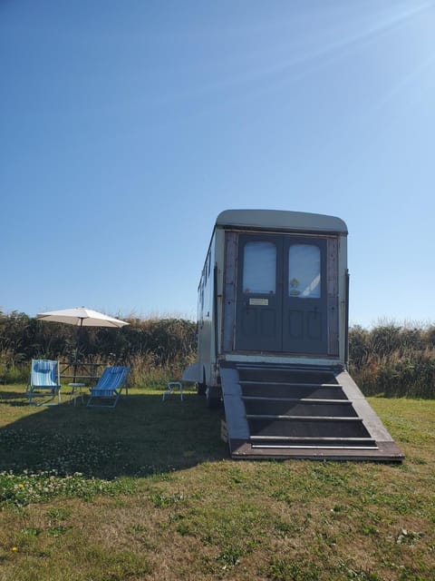 Monroe Horsebox Glamping Campground/ 
RV Resort in Porthleven