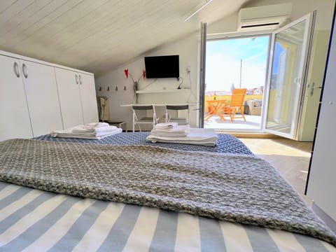 KING RESIDENCE OLD TOWN RAB - Adults Only Apartment in Lika-Senj County