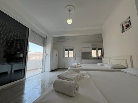 Near beach Rooms Apartment in Sarandë