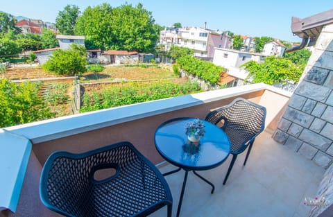 Property building, Day, View (from property/room), Balcony/Terrace