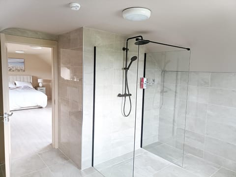 New Spacious Coastal Retreat Apartment in County Donegal