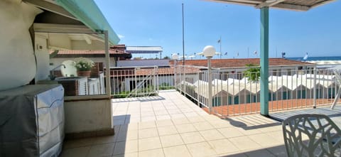 Natural landscape, View (from property/room), Balcony/Terrace, Balcony/Terrace, Dining area, Sea view