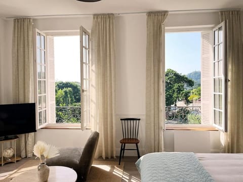 Charme, lumiere, jardin et sauna! Apartment in Étretat