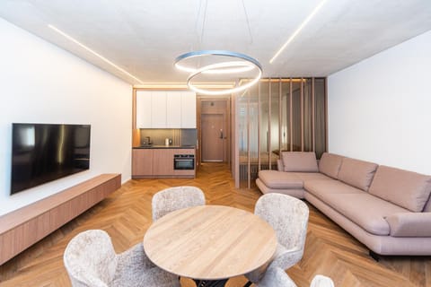 Communal lounge/ TV room, TV and multimedia, Living room, Seating area, Evening entertainment