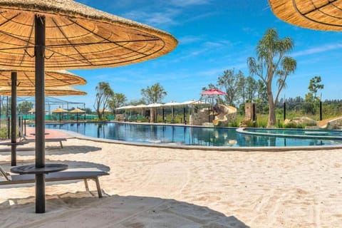 Day, Natural landscape, Pool view, Swimming pool, sunbed