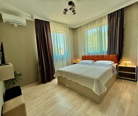 Photo of the whole room, Bedroom, air conditioner
