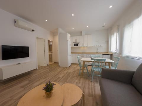 TV and multimedia, Living room, Dining area
