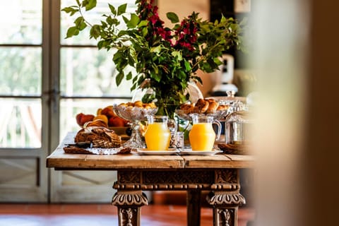 Food and drinks, Food, Garden view, Breakfast, Continental breakfast, Buffet breakfast, Drinks