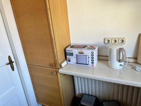 Coffee/tea facilities, Kitchen or kitchenette, toaster