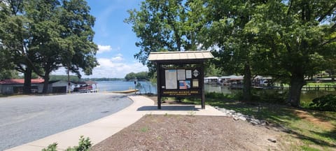 Day, Natural landscape, Lake view
