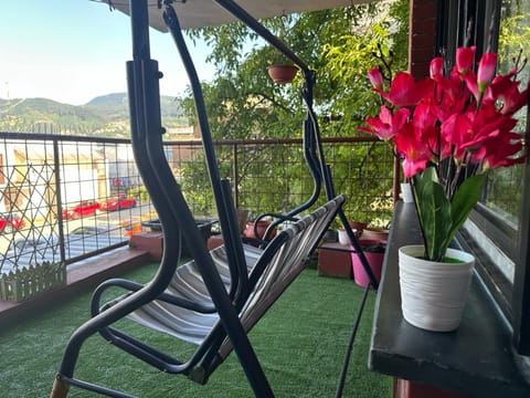 Day, Natural landscape, View (from property/room), Balcony/Terrace, Seating area, Garden view