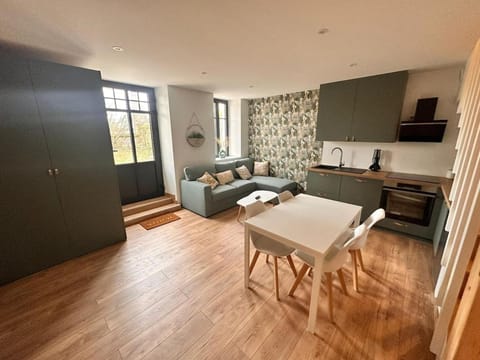 Communal lounge/ TV room, Kitchen or kitchenette