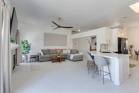 Renovated Family Home with Pool in Cathedral City! House in Cathedral City