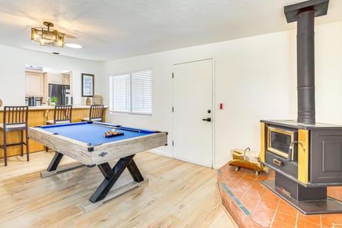 9 Mi to Joshua Tree NP Yucca Valley Home with Pool House in Yucca Valley