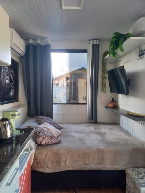 TV and multimedia, Photo of the whole room, air conditioner