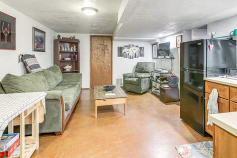 Walk to Main St Carbondale Apt with Shared Patio House in Carbondale