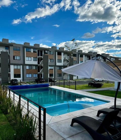 Swimming pool, Swimming pool