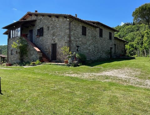 Casale in collina immerso nel verde con Piscina e ampio giardino Villa in Umbria