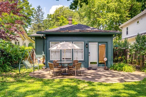 3 Blocks to Indy Motor Speedway Home with Yard! House in Indianapolis