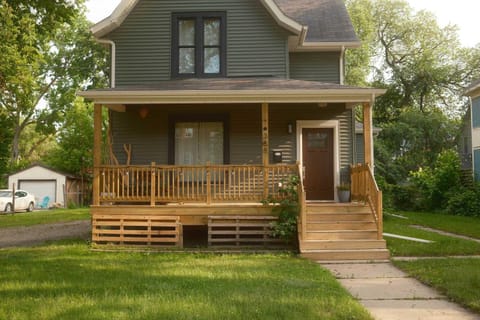 Modern Character Downtown Fargo House in Moorhead