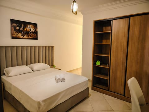 Property building, Bed, Photo of the whole room, Bedroom, towels, wardrobe