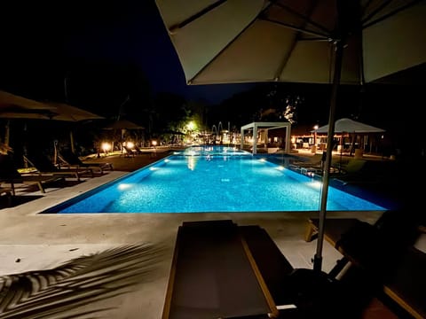 Night, Pool view, Swimming pool, sunbed